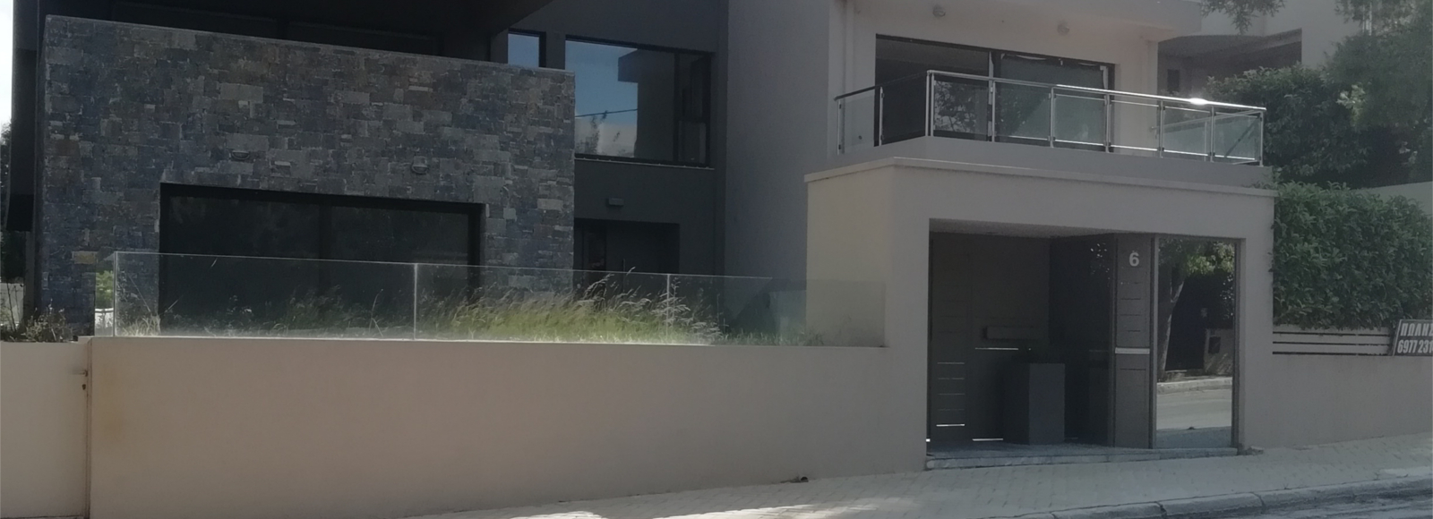 Με εμπειρία πάνω από 28 χρονιά και αριθμό άδειας από την Ελληνική αστυνομία